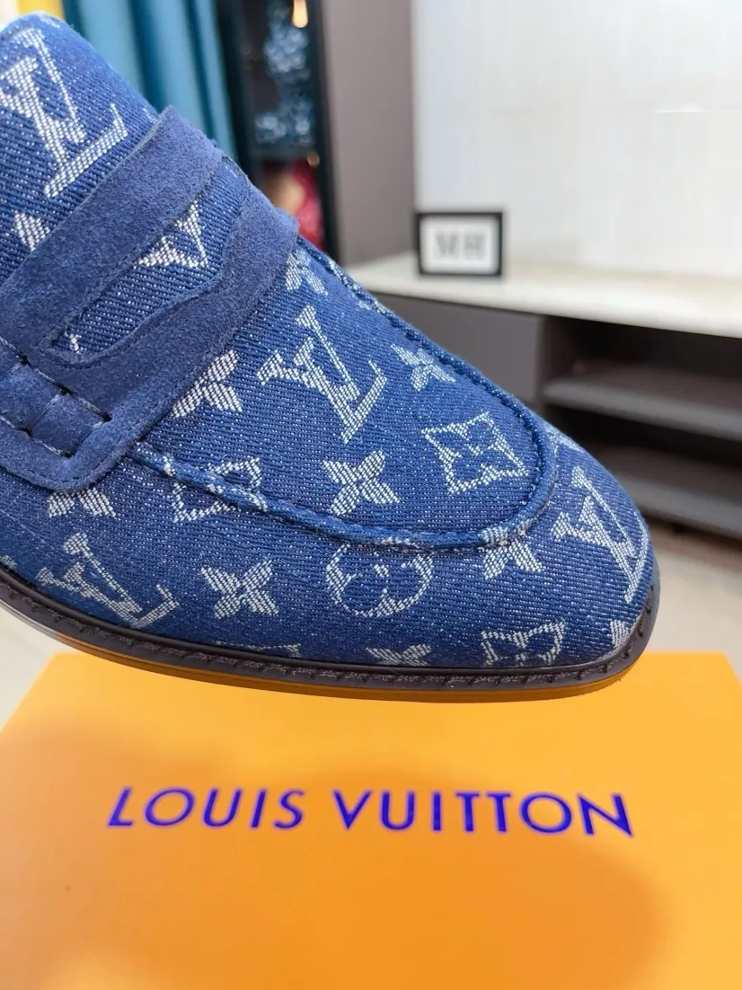 Ex-factory price 720🌹🌹High version [LV] Louis Vuitton's popular casual leather shoes🎖Fashionable and elegant🎖🎖Material: Original imported open-edge beaded cowhide, washed cowhide leather lining, original open-molded rubber outsole, high-end and classy, ​​elegant quality, instantly transforming into a handsome man ❤❤Standard\nNumber: 38-44